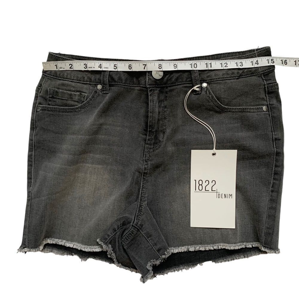 1822 DENIM Grey Denim Jean Shorts! - Picture 2 of 6